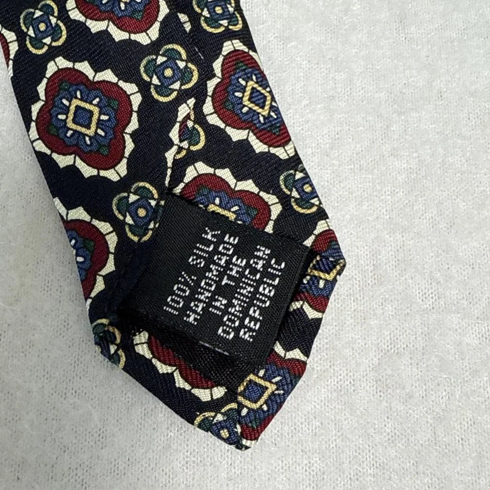 Claybrooke 100% Silk Handmade Black Red Graphics Tie 57